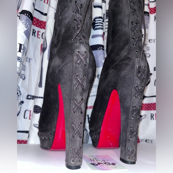 Louboutin: Suede Corset Lace Up 2-in-1 Fold Over Shearling Fur Heel Boots - Picture 5 of 13